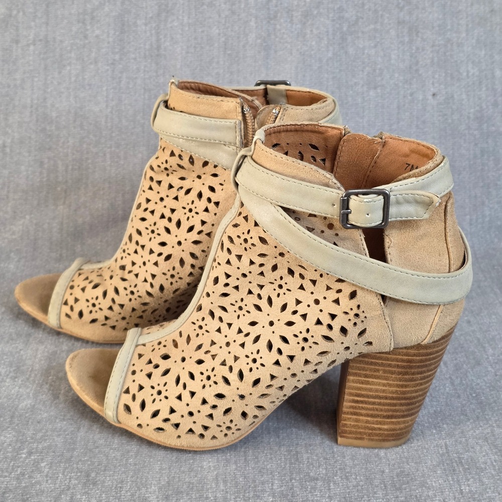 BKE Sole Ophelia Booties Women 7 Taupe Laser Cut Floral Peep Toe Block Heel Boho